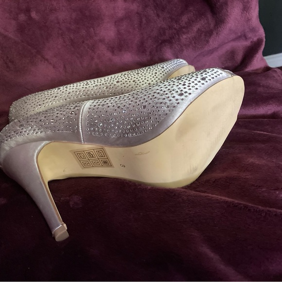 Le Chateau Heels - Picture 2 of 8